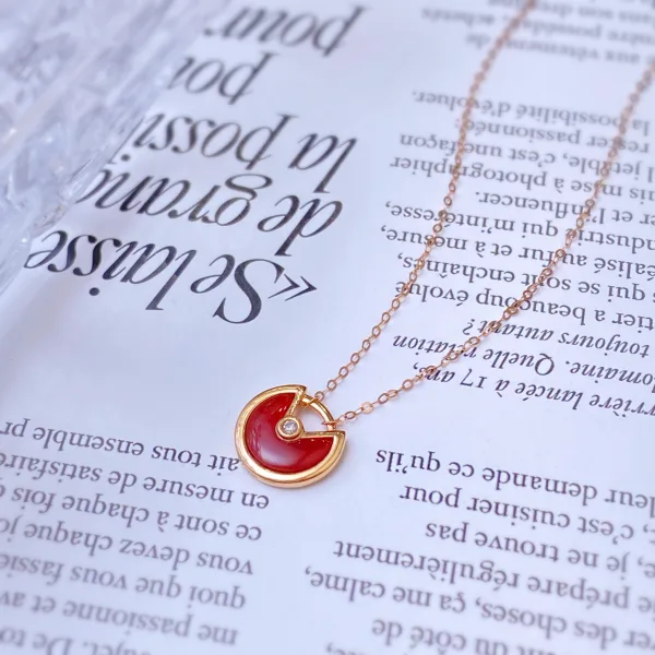 Red Agate Amulet Necklace - 图片 3
