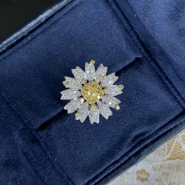 Chrysanthemum Diamond Pendant - 图片 2